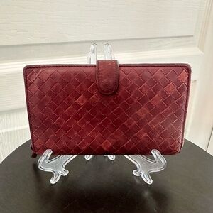 Bottega Veneta Woven Burgundy Classic Leather Wallet - Authentic